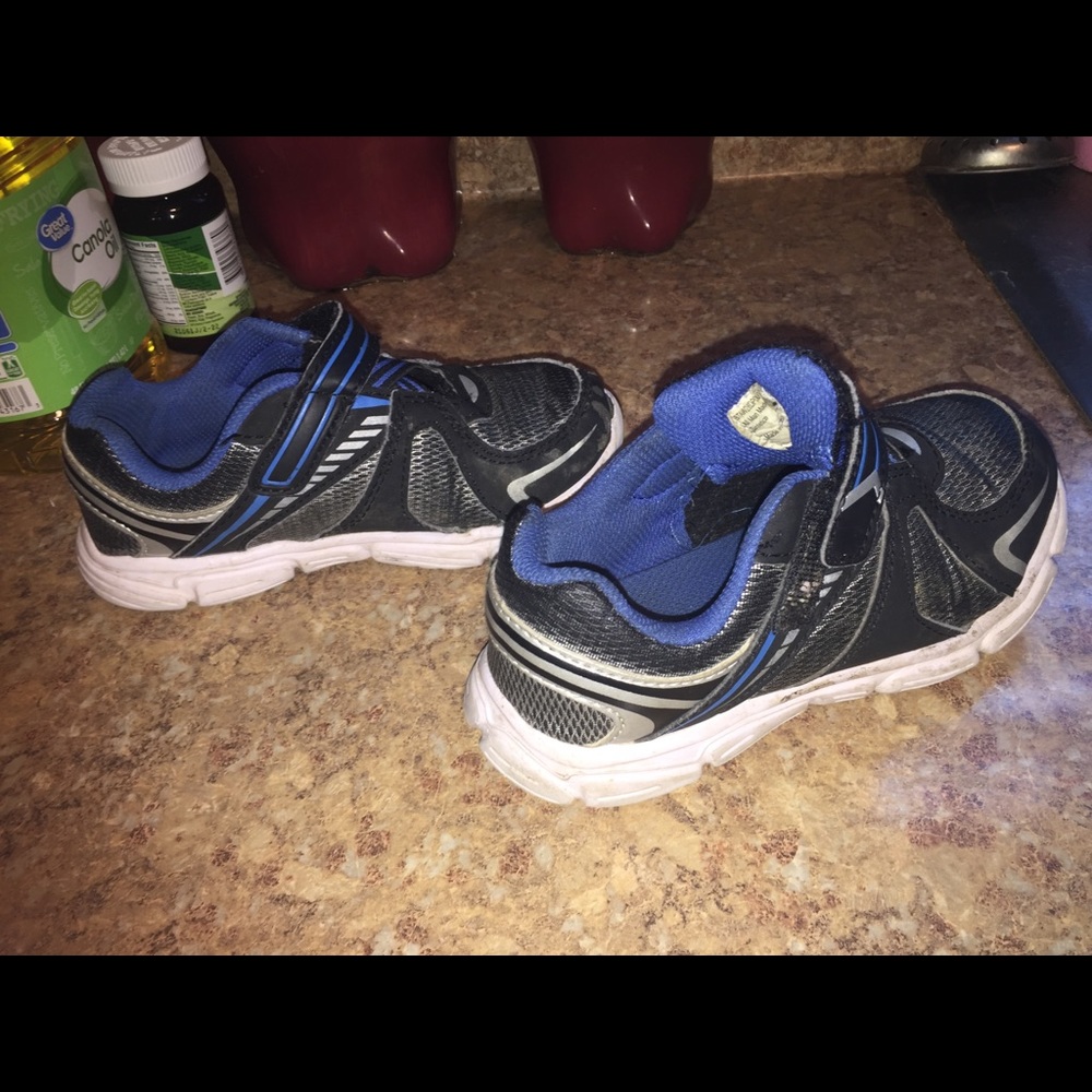 Boys toddler size 11